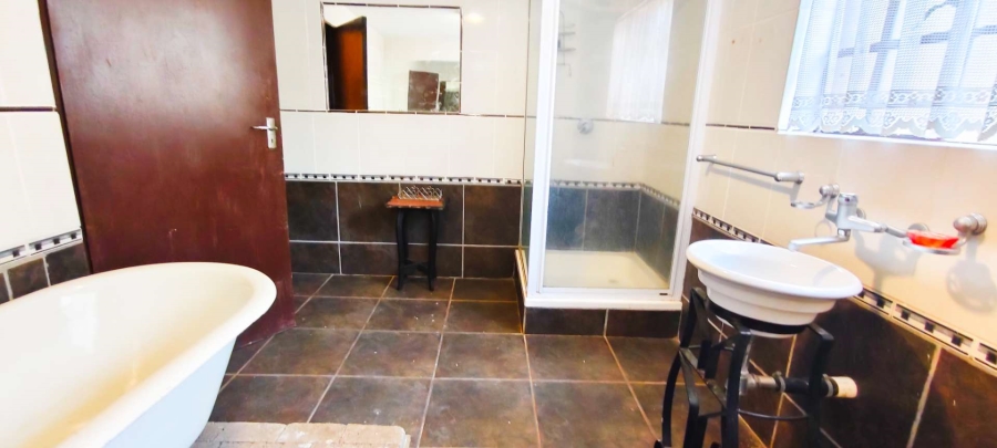 4 Bedroom Property for Sale in Leeupoort Limpopo