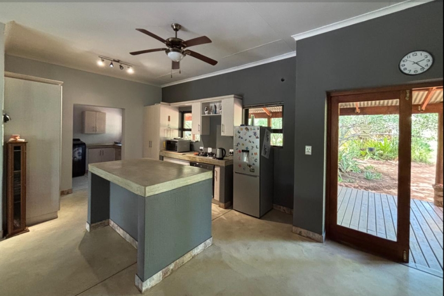 To Let 3 Bedroom Property for Rent in Hoedspruit Limpopo