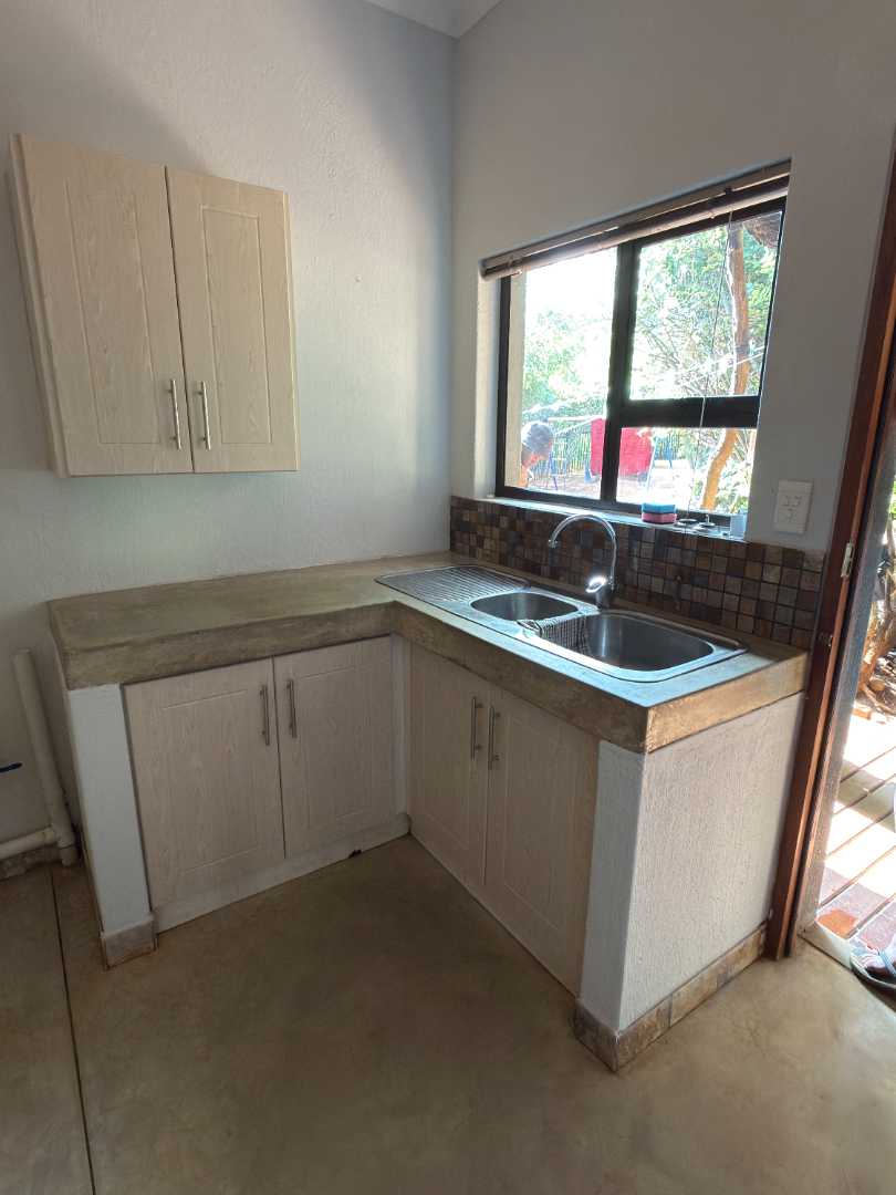 To Let 3 Bedroom Property for Rent in Hoedspruit Limpopo