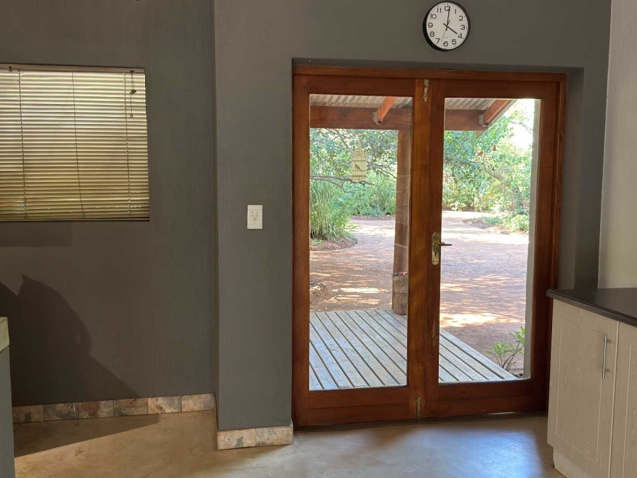 To Let 3 Bedroom Property for Rent in Hoedspruit Limpopo