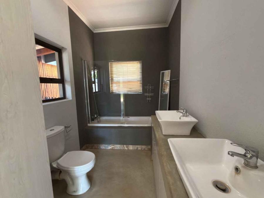 To Let 3 Bedroom Property for Rent in Hoedspruit Limpopo