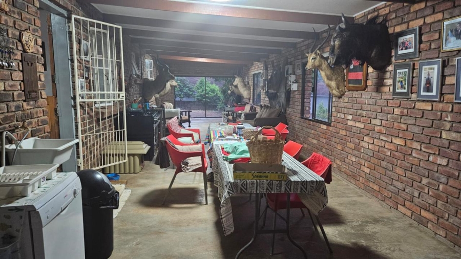 3 Bedroom Property for Sale in Modjadjiskloof Limpopo