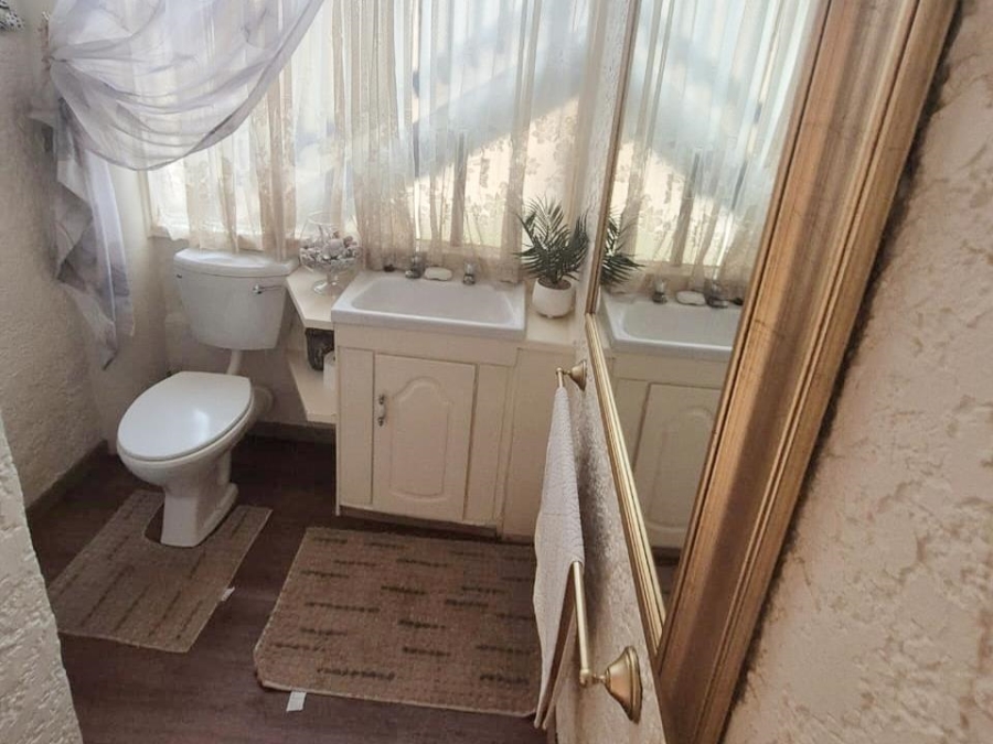 2 Bedroom Property for Sale in Leeupoort Limpopo