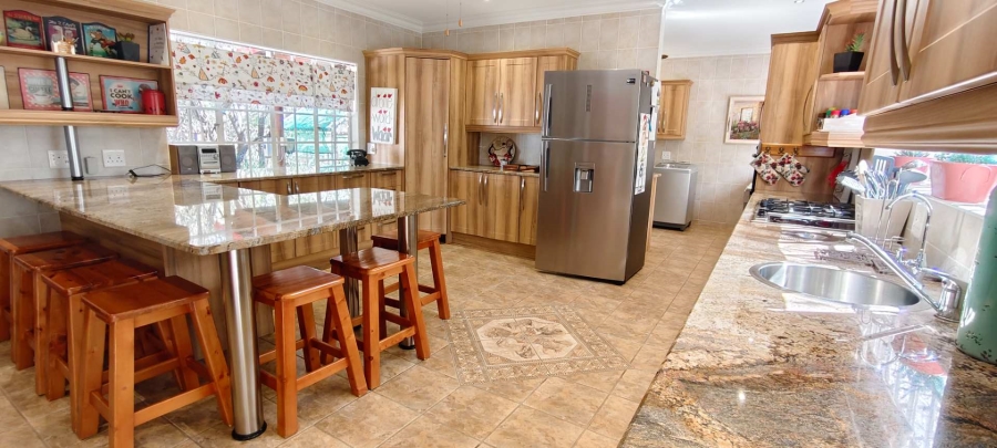 5 Bedroom Property for Sale in Leeupoort Limpopo