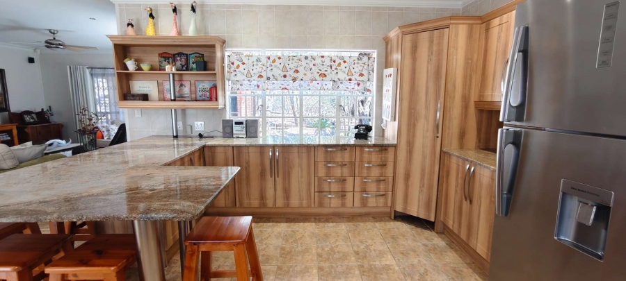 5 Bedroom Property for Sale in Leeupoort Limpopo