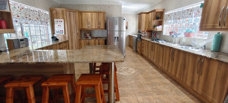 5 Bedroom Property for Sale in Leeupoort Limpopo