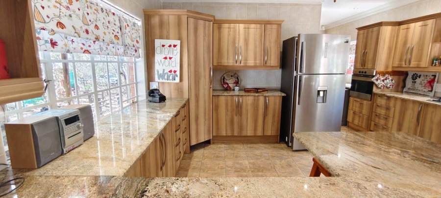 5 Bedroom Property for Sale in Leeupoort Limpopo