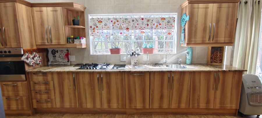 5 Bedroom Property for Sale in Leeupoort Limpopo