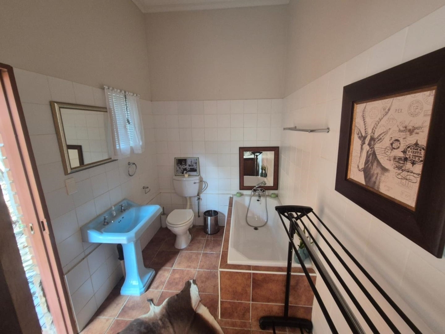 5 Bedroom Property for Sale in Leeupoort Limpopo