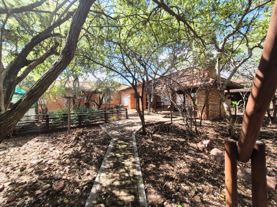 5 Bedroom Property for Sale in Leeupoort Limpopo