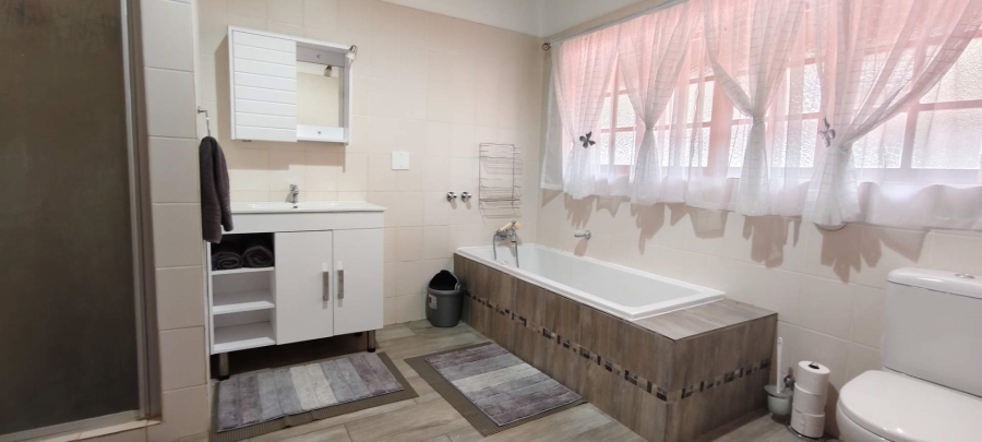 1 Bedroom Property for Sale in Leeupoort Limpopo