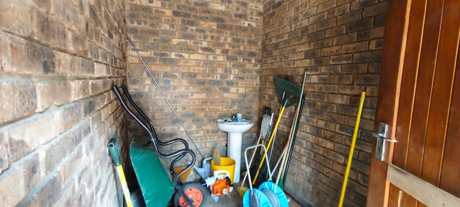 1 Bedroom Property for Sale in Leeupoort Limpopo