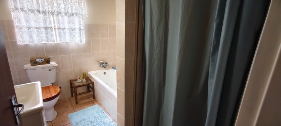3 Bedroom Property for Sale in Leeupoort Limpopo