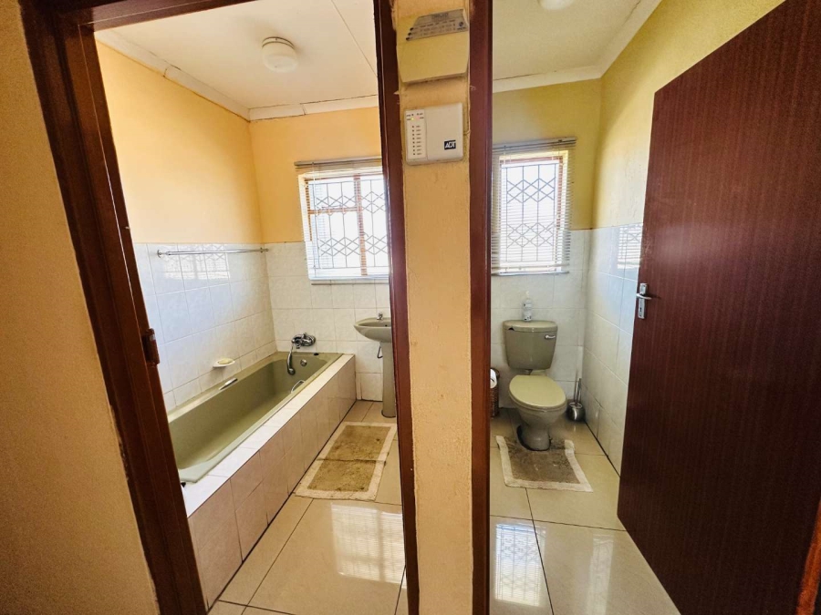 3 Bedroom Property for Sale in Mahlasedi Park Limpopo