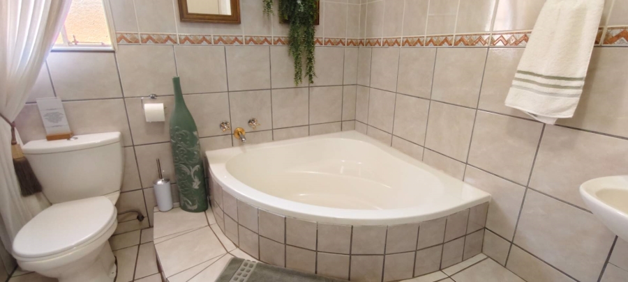 4 Bedroom Property for Sale in Leeupoort Limpopo