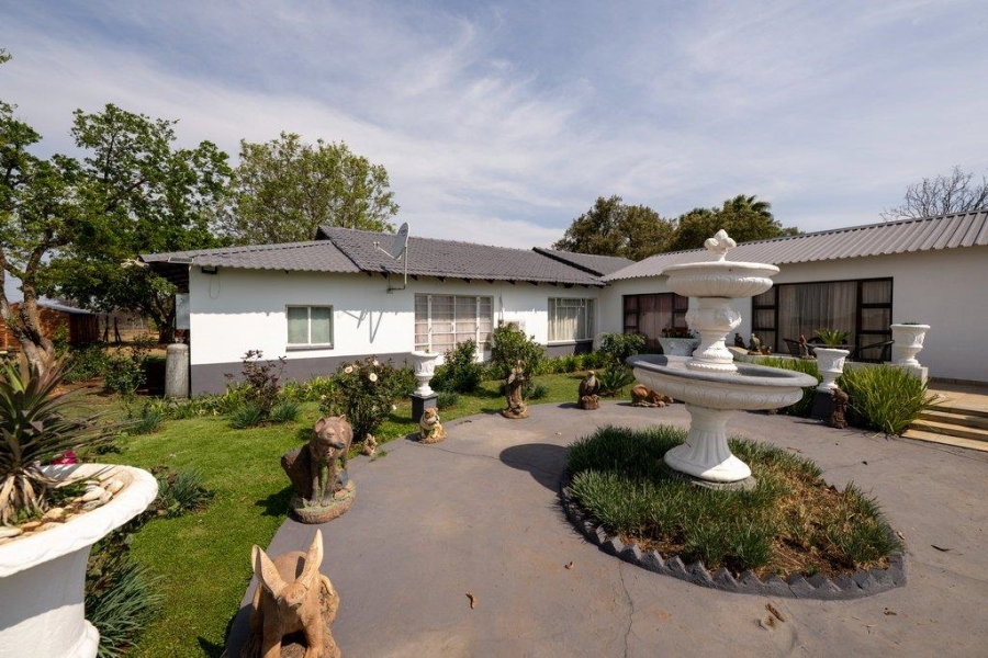 4 Bedroom Property for Sale in Radium Limpopo
