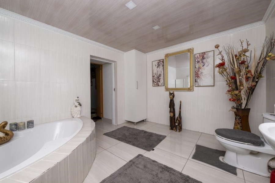 4 Bedroom Property for Sale in Radium Limpopo