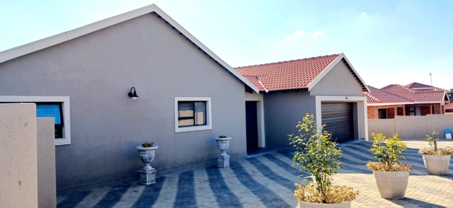 3 Bedroom Property for Sale in Waterberry Country Estate Limpopo