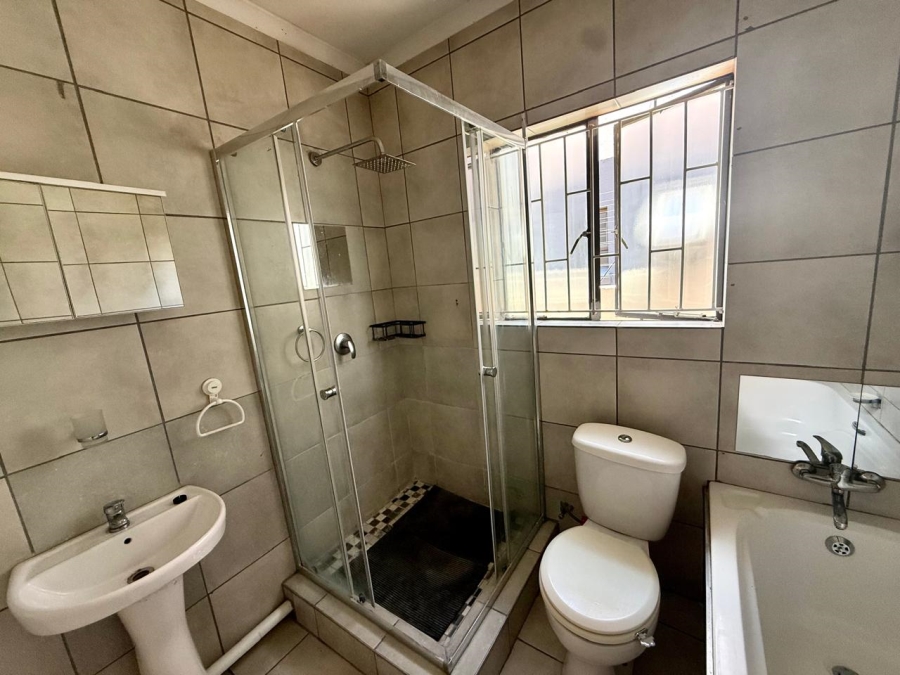 To Let 3 Bedroom Property for Rent in Bendor Limpopo