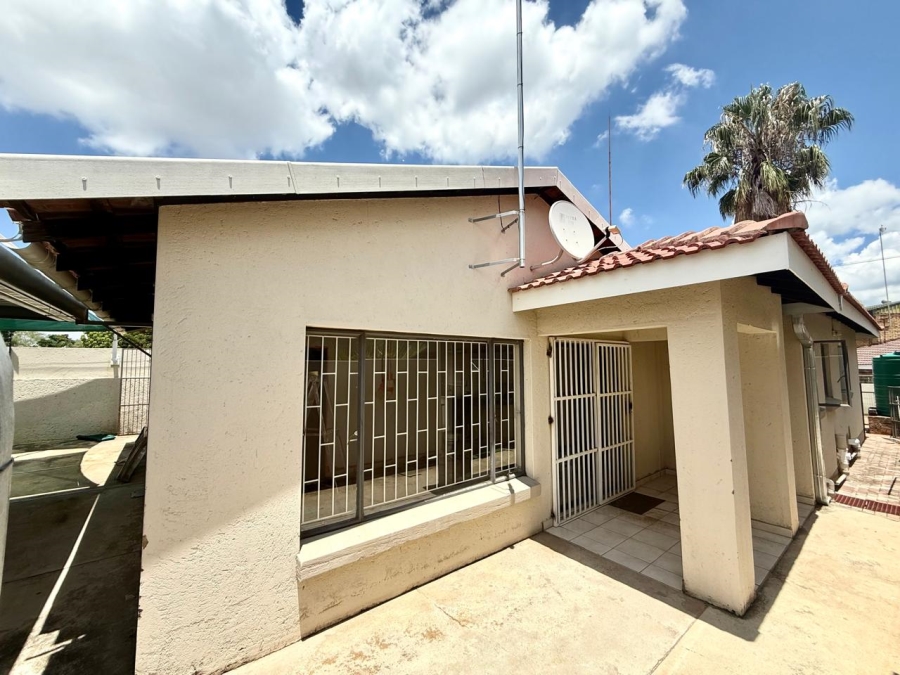 To Let 3 Bedroom Property for Rent in Bendor Limpopo