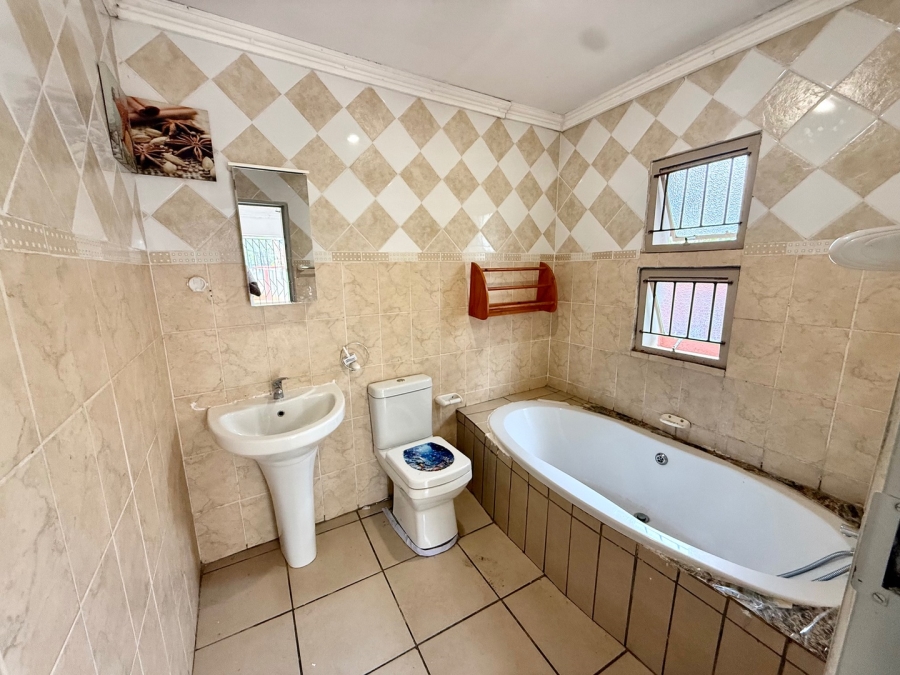 To Let 3 Bedroom Property for Rent in Flora Park Limpopo