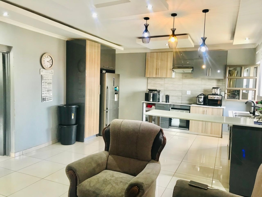 3 Bedroom Property for Sale in Mahlasedi Park Limpopo