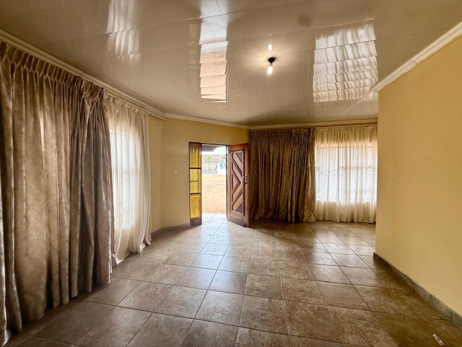 To Let 3 Bedroom Property for Rent in Madiba Park Limpopo