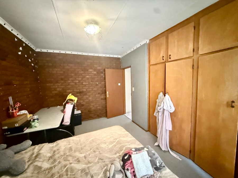 To Let 4 Bedroom Property for Rent in Flora Park Limpopo