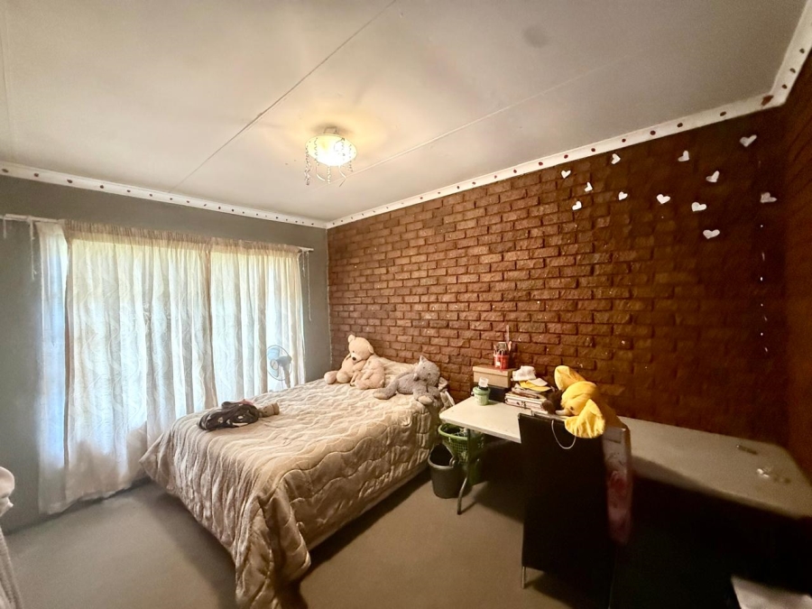 To Let 4 Bedroom Property for Rent in Flora Park Limpopo