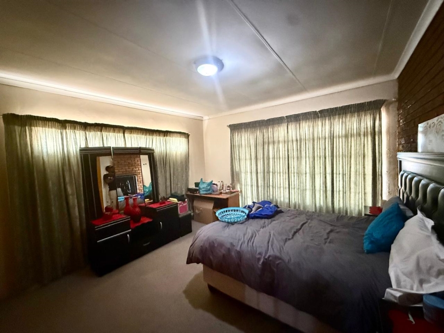 To Let 4 Bedroom Property for Rent in Flora Park Limpopo