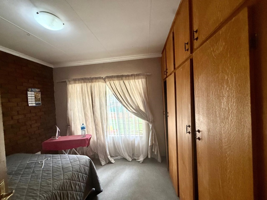 To Let 4 Bedroom Property for Rent in Flora Park Limpopo