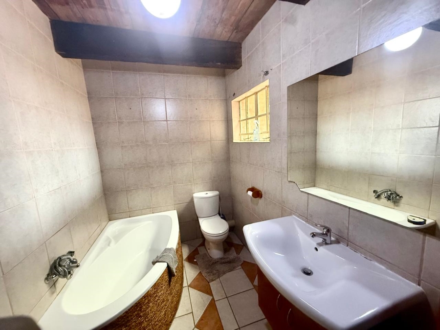 To Let 4 Bedroom Property for Rent in Flora Park Limpopo