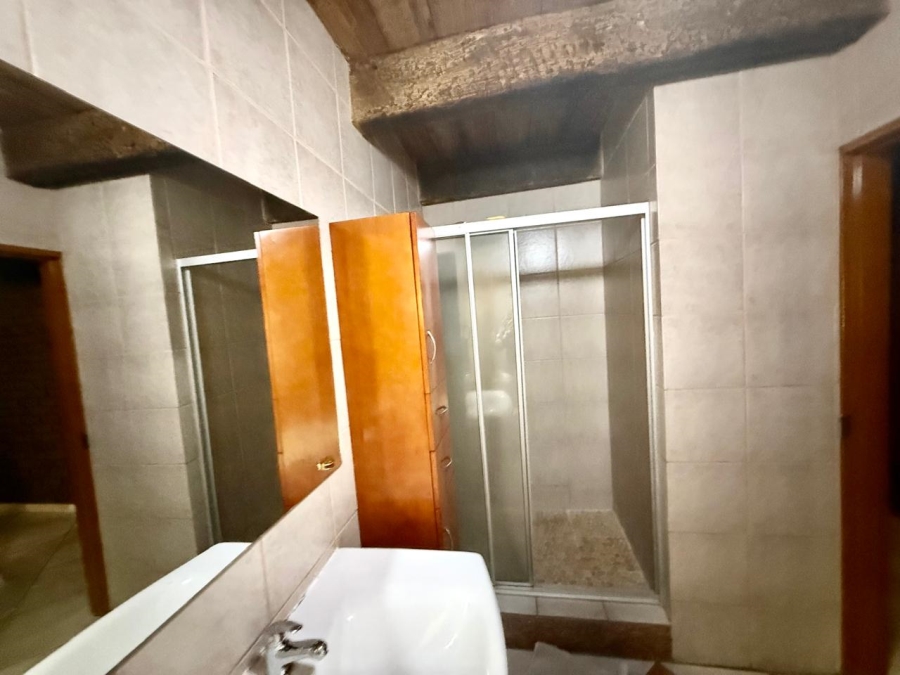 To Let 4 Bedroom Property for Rent in Flora Park Limpopo