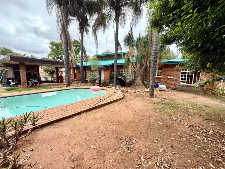 To Let 4 Bedroom Property for Rent in Flora Park Limpopo
