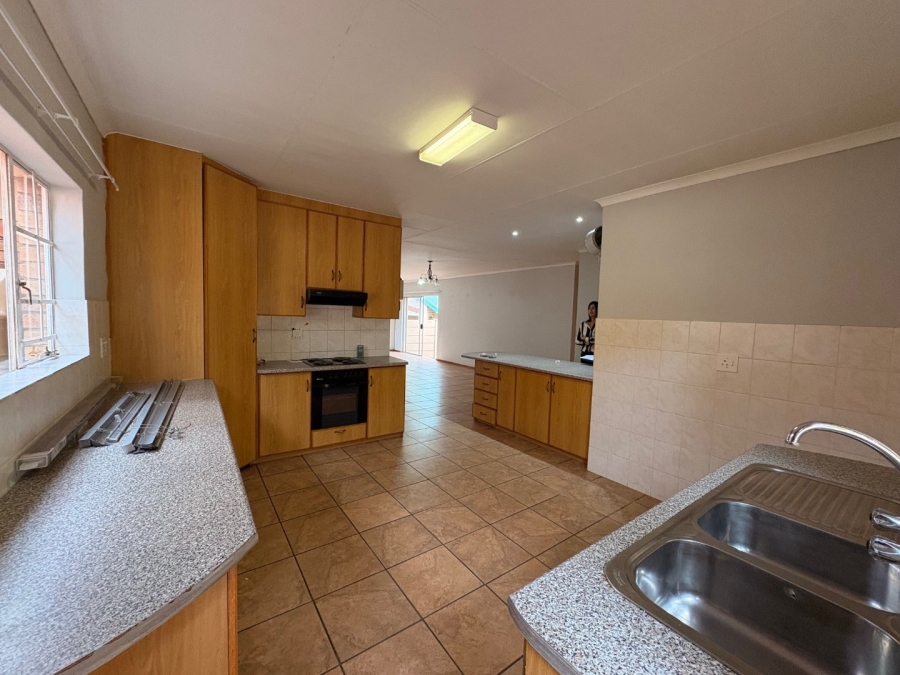 To Let 3 Bedroom Property for Rent in Bendor Limpopo