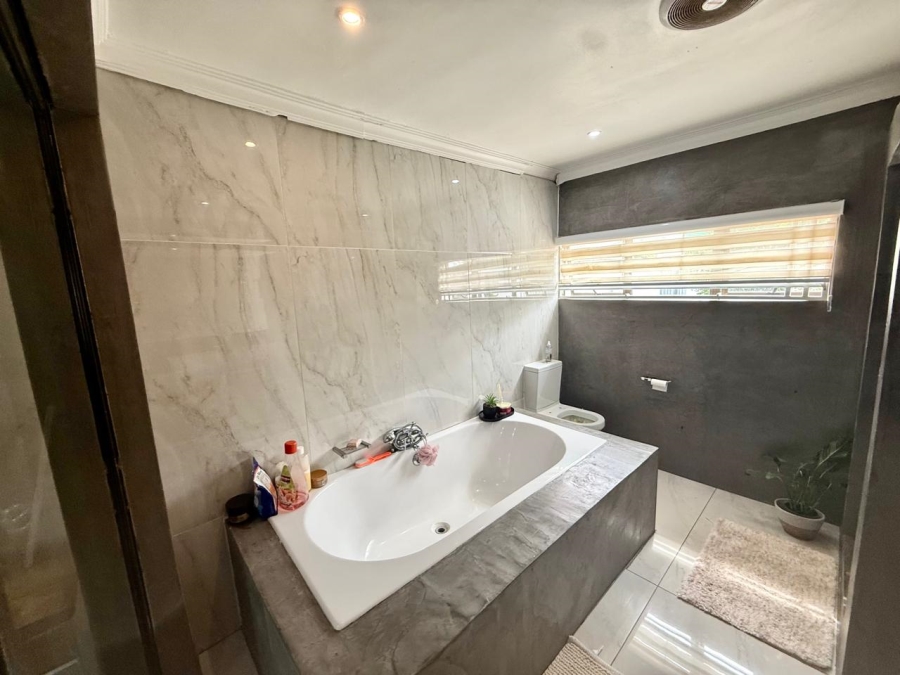 3 Bedroom Property for Sale in Kalkfontein A H Limpopo