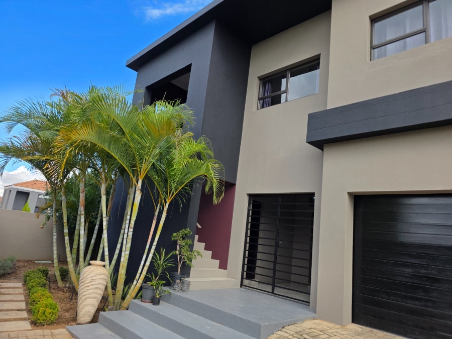 5 Bedroom Property for Sale in Debron Limpopo
