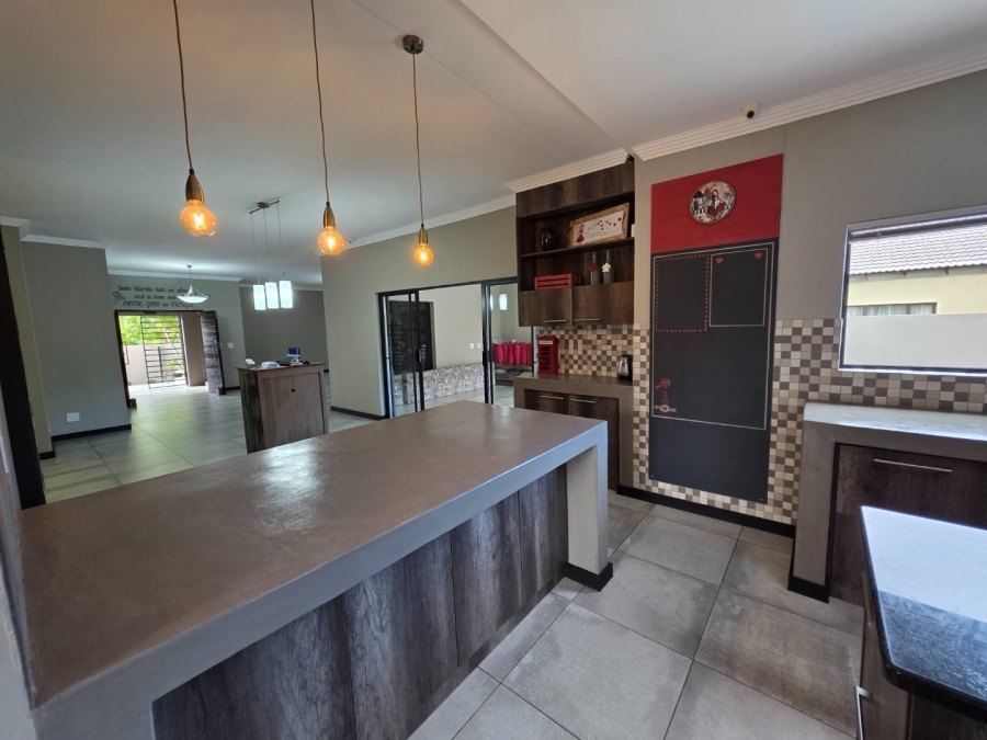 5 Bedroom Property for Sale in Debron Limpopo