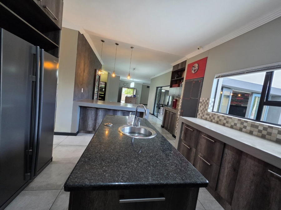 5 Bedroom Property for Sale in Debron Limpopo