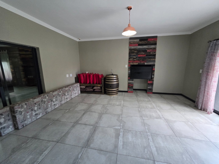 5 Bedroom Property for Sale in Debron Limpopo