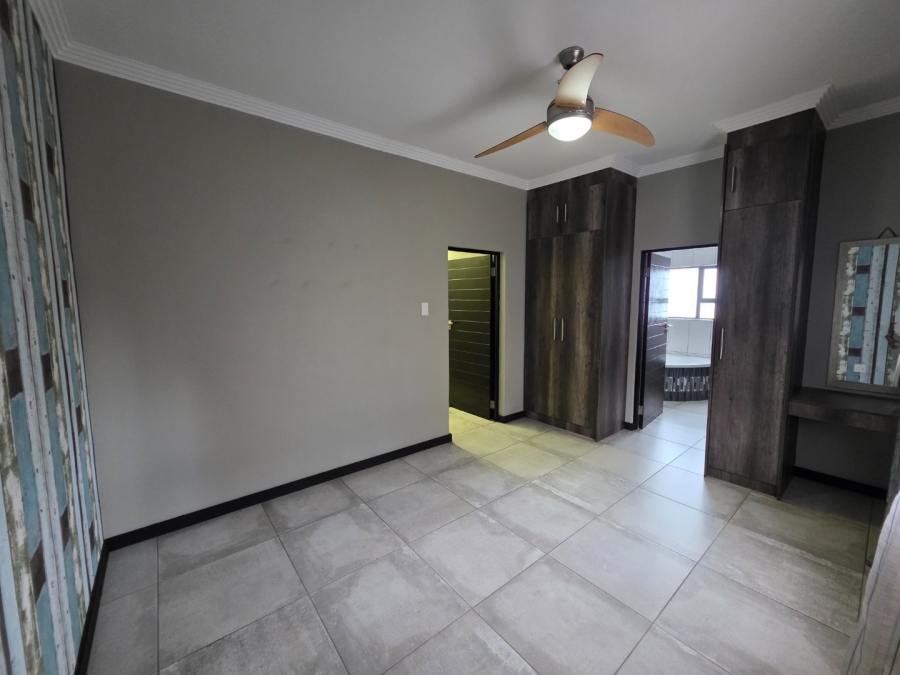 5 Bedroom Property for Sale in Debron Limpopo