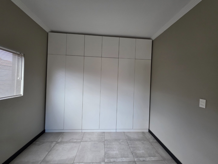 5 Bedroom Property for Sale in Debron Limpopo