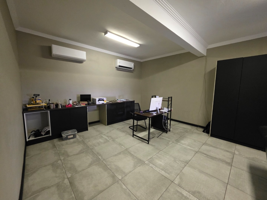 5 Bedroom Property for Sale in Debron Limpopo