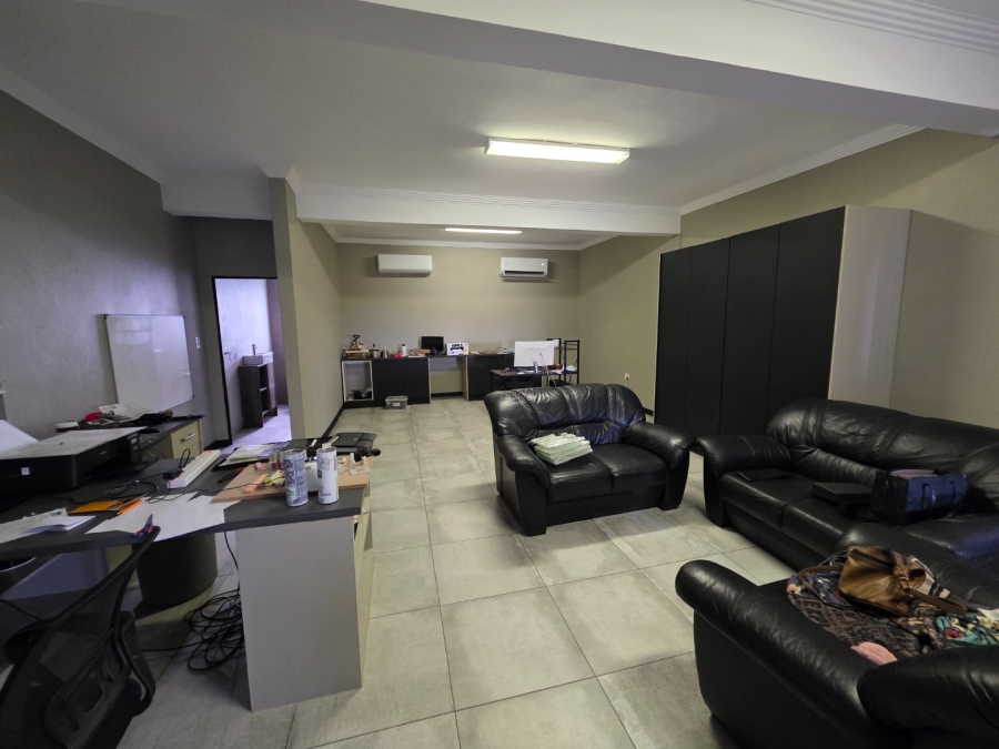 5 Bedroom Property for Sale in Debron Limpopo