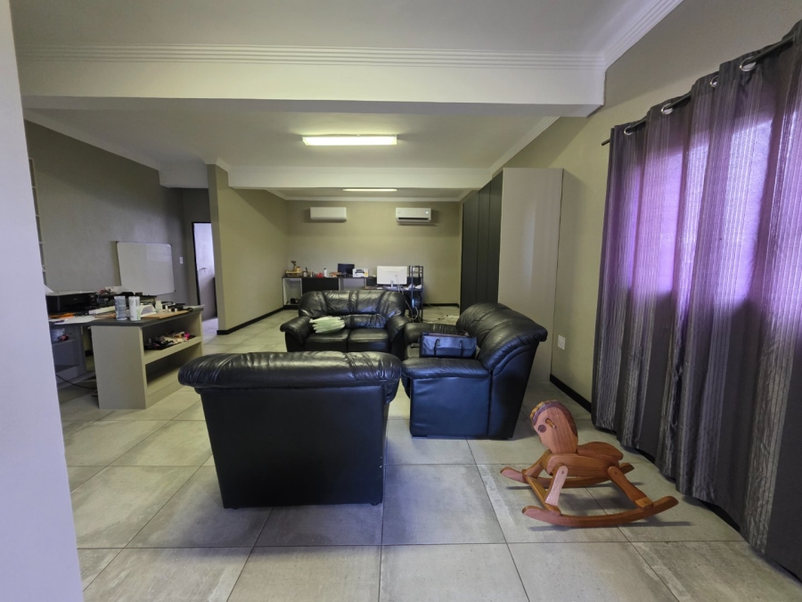 5 Bedroom Property for Sale in Debron Limpopo