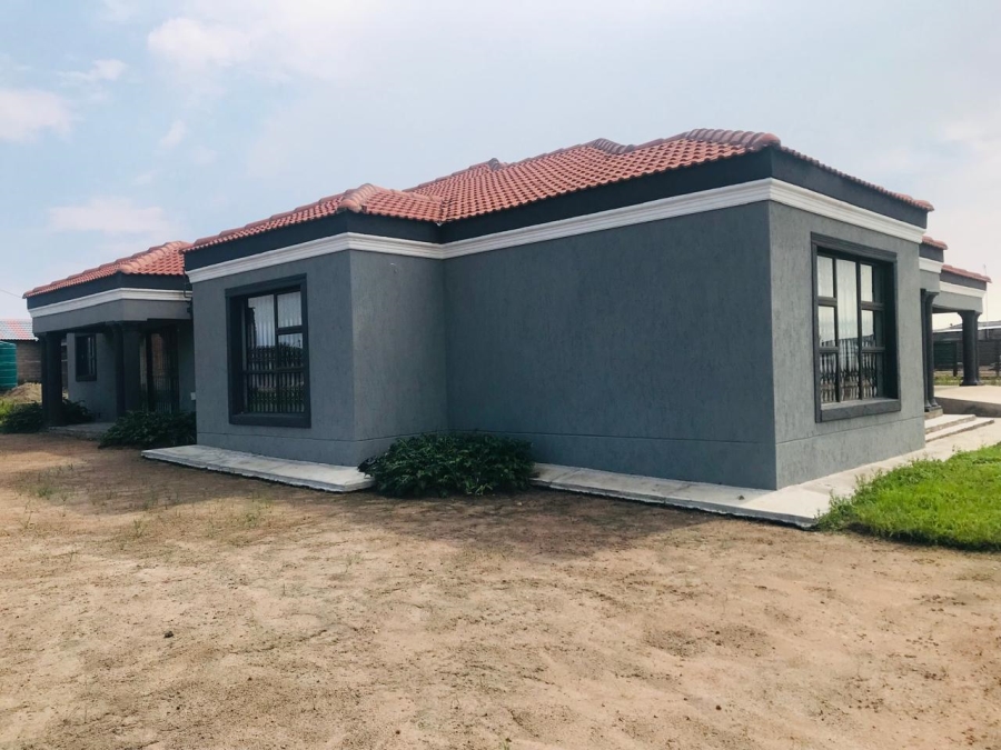 3 Bedroom Property for Sale in Moletji Limpopo