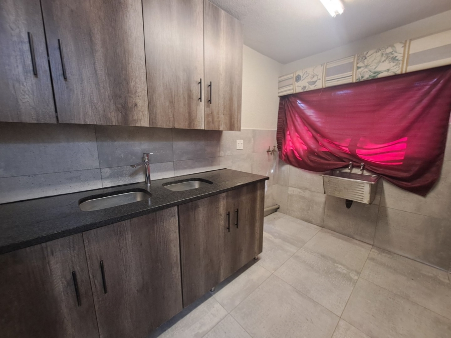 6 Bedroom Property for Sale in Sterpark Limpopo