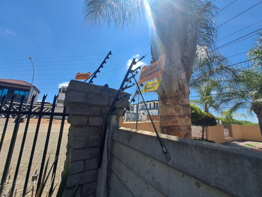 6 Bedroom Property for Sale in Sterpark Limpopo