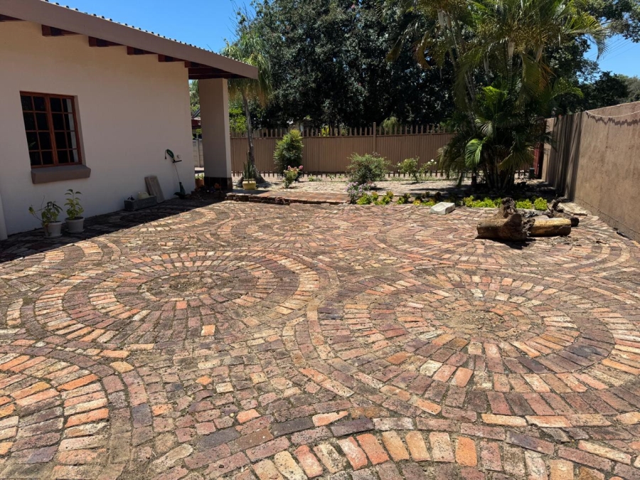 5 Bedroom Property for Sale in Eduan Park Limpopo