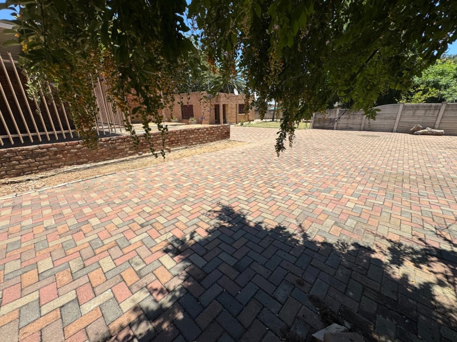 5 Bedroom Property for Sale in Eduan Park Limpopo